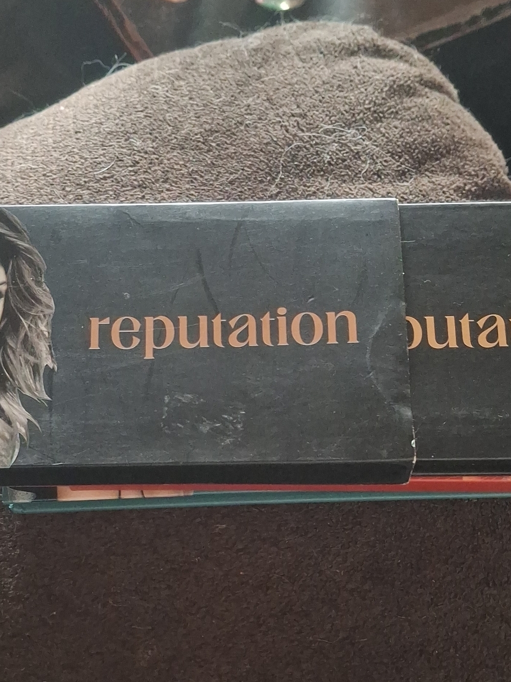 Reputation Eyeshadow Palette — Black with Gold Accents